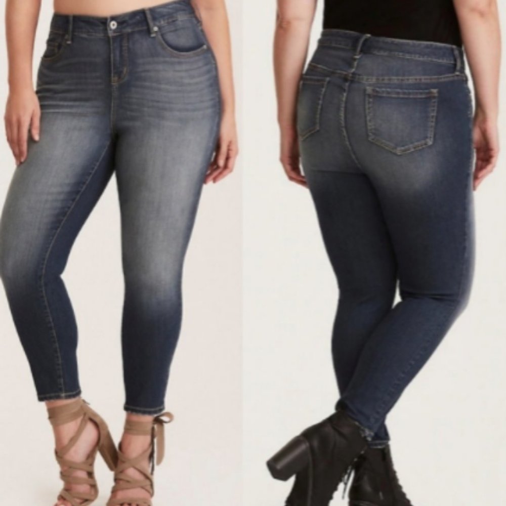 Torrid premium high-rise curvy jeans 26